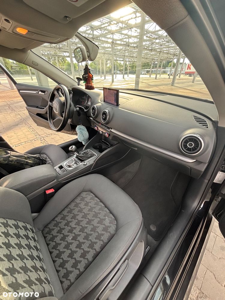 Audi A3 Sportback 1.6 TDI clean diesel Ambiente - 16