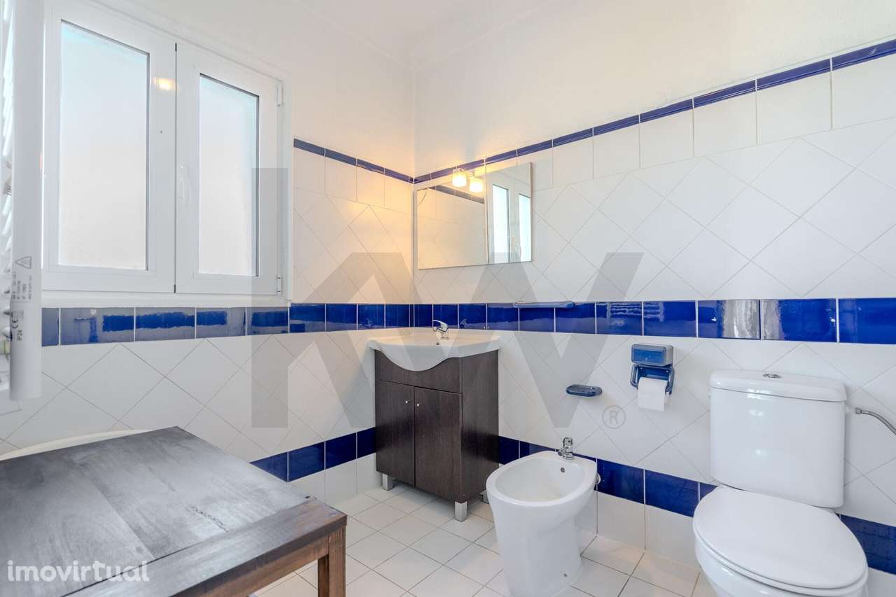 Moradia T4 com amplo terreno em Fernão Ferro – espaço, privacidade e p - Grande imagem: 5/60