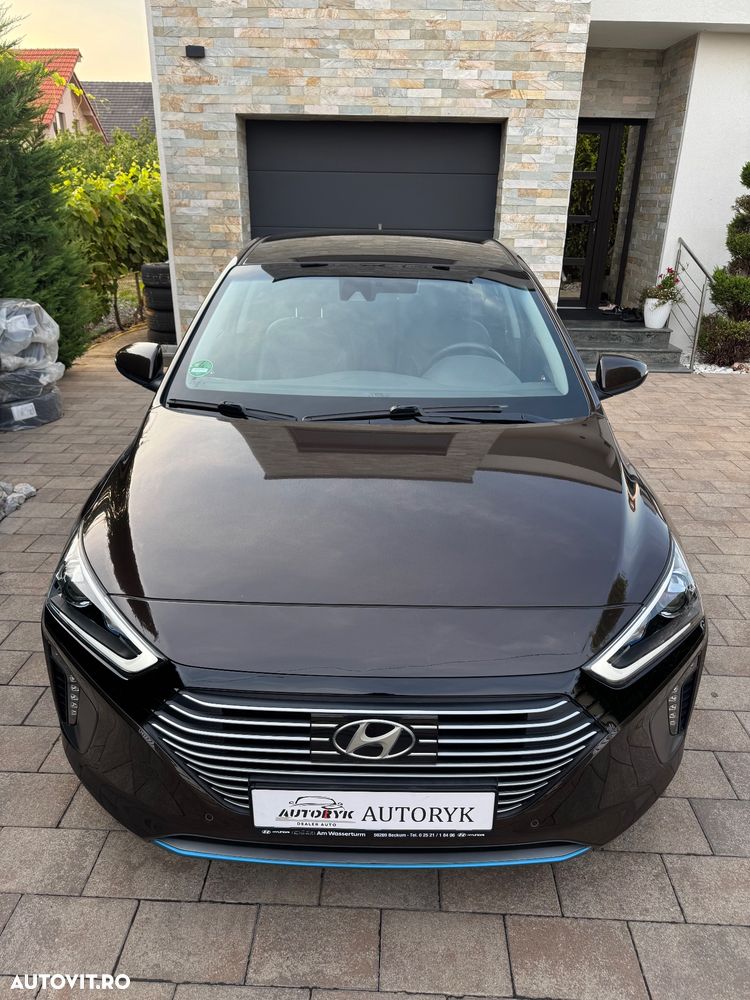 Hyundai IONIQ - 3