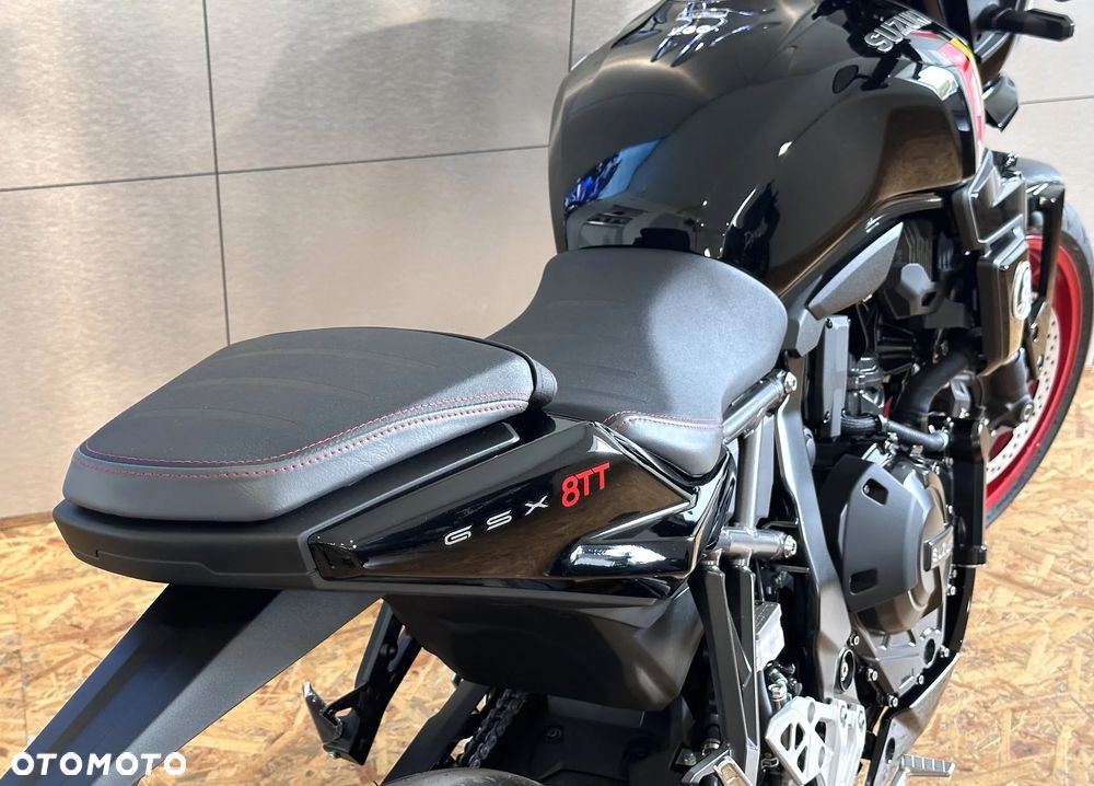 Suzuki GSX - 5