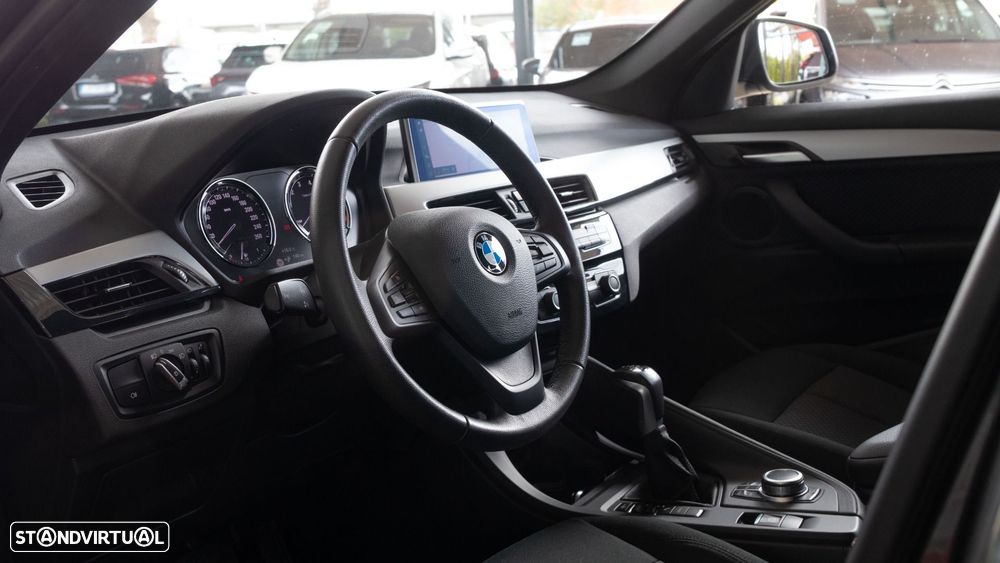 BMW X1 25 e xDrive Corporate Edition - 4