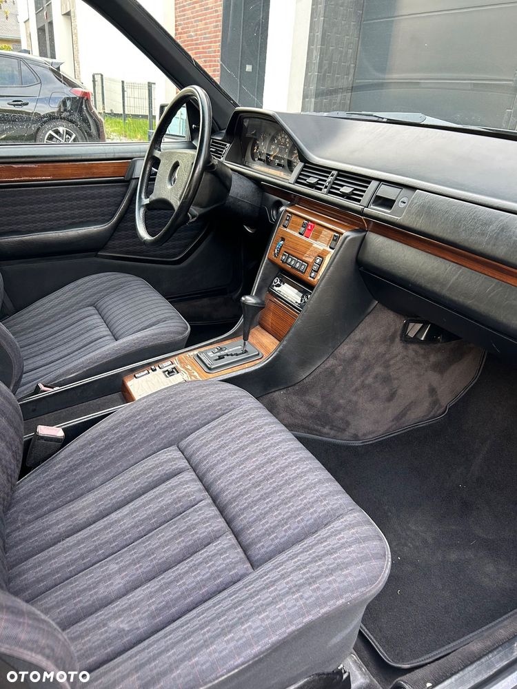 Mercedes-Benz W124 (1984-1993) - 13