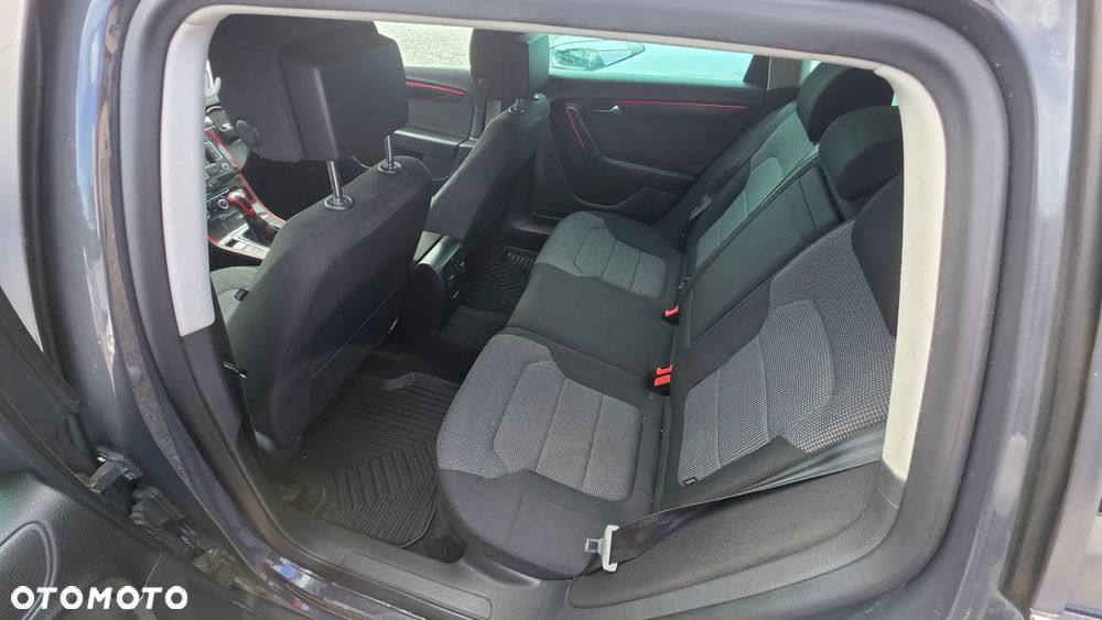 Volkswagen Passat 1.6 TDI BlueMotion Technology Comfortline - 28