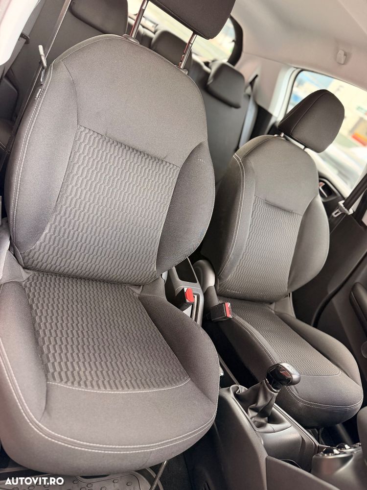 Peugeot 208 1.2 L PureTech Active - 13