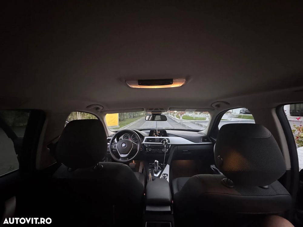 BMW Seria 3 320d Touring Aut. Advantage - 17
