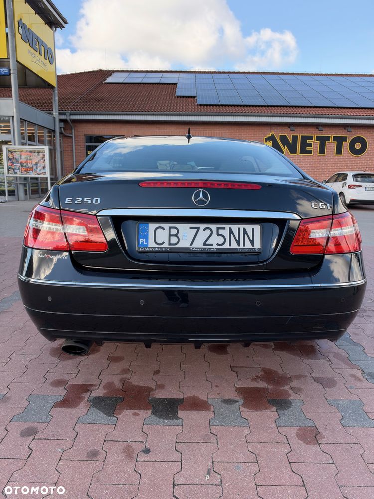 Mercedes-Benz E-Class 2009 photo 4