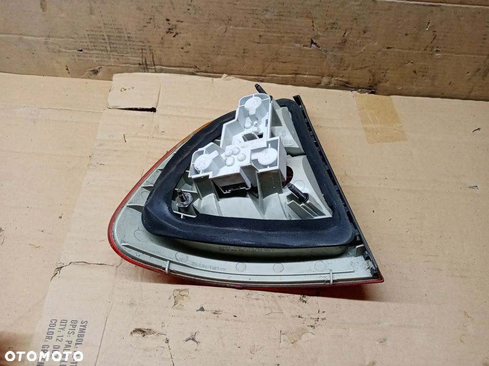 Lampa prawy tył tylna prawa BMW 3 E46 Kombi 6905628 8368758 - 5