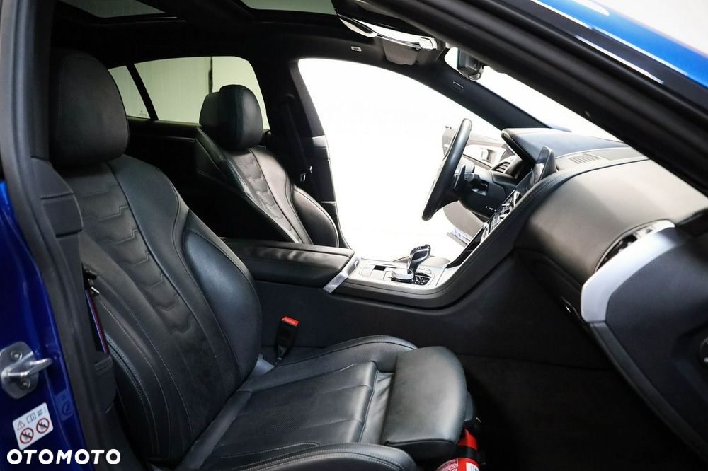 BMW Seria 8 - 36