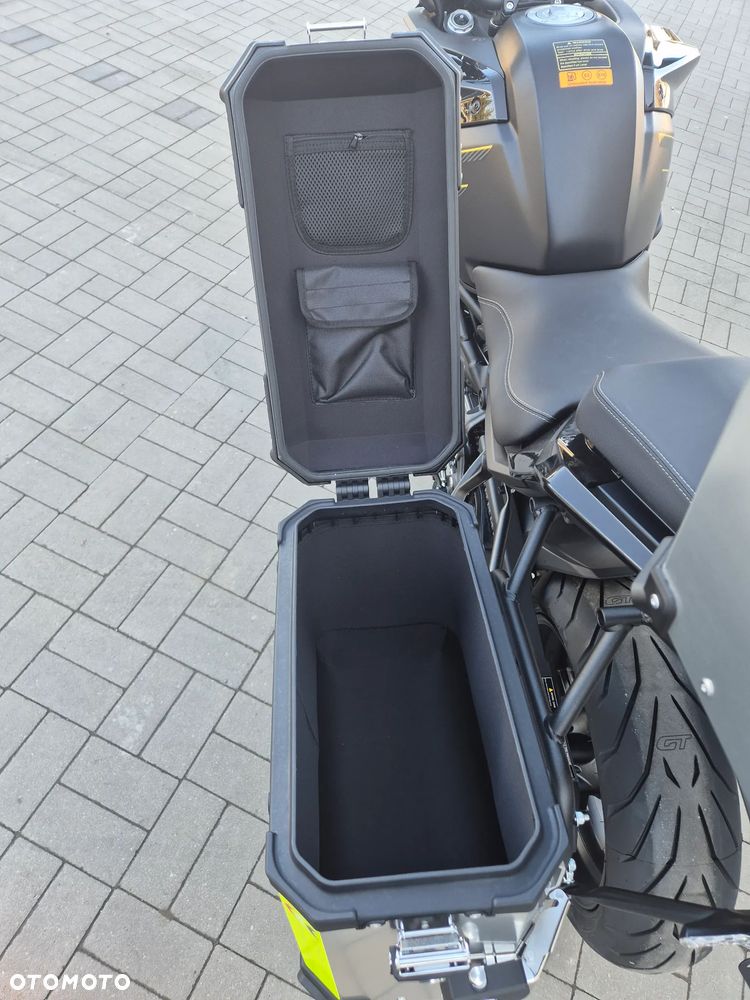 QJMOTOR SRT900S - 20