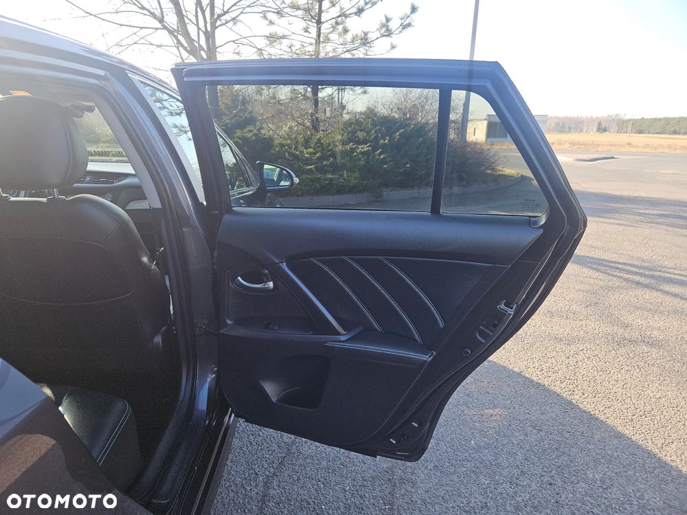 Toyota Avensis 2.0 D-4D Premium - 23