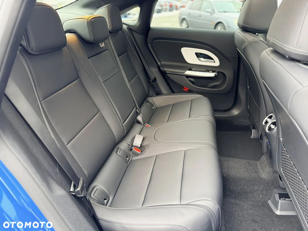 Mercedes-Benz CLA - 26