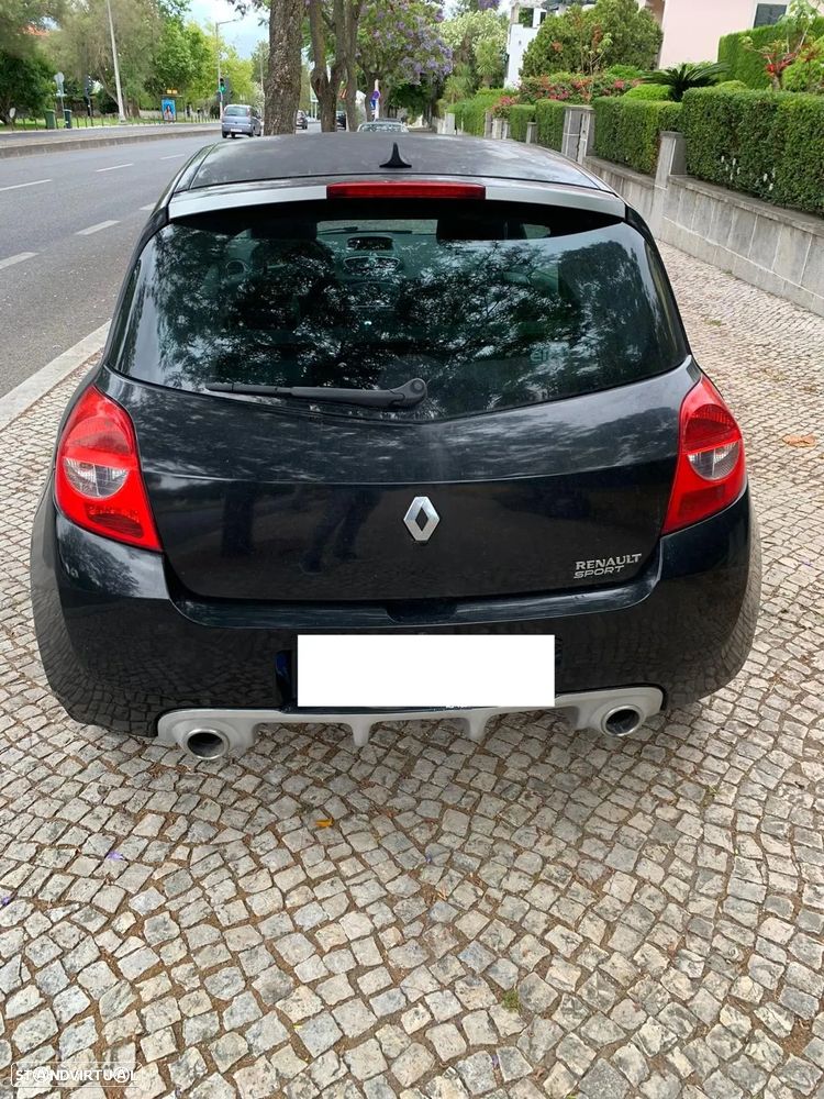 Renault Clio 2.0 16V RS - 1