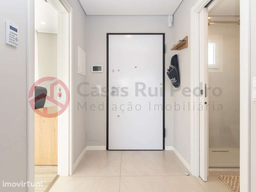 Moradia Geminada T4 SemiNova em Fernão Ferro - Grande imagem: 5/55