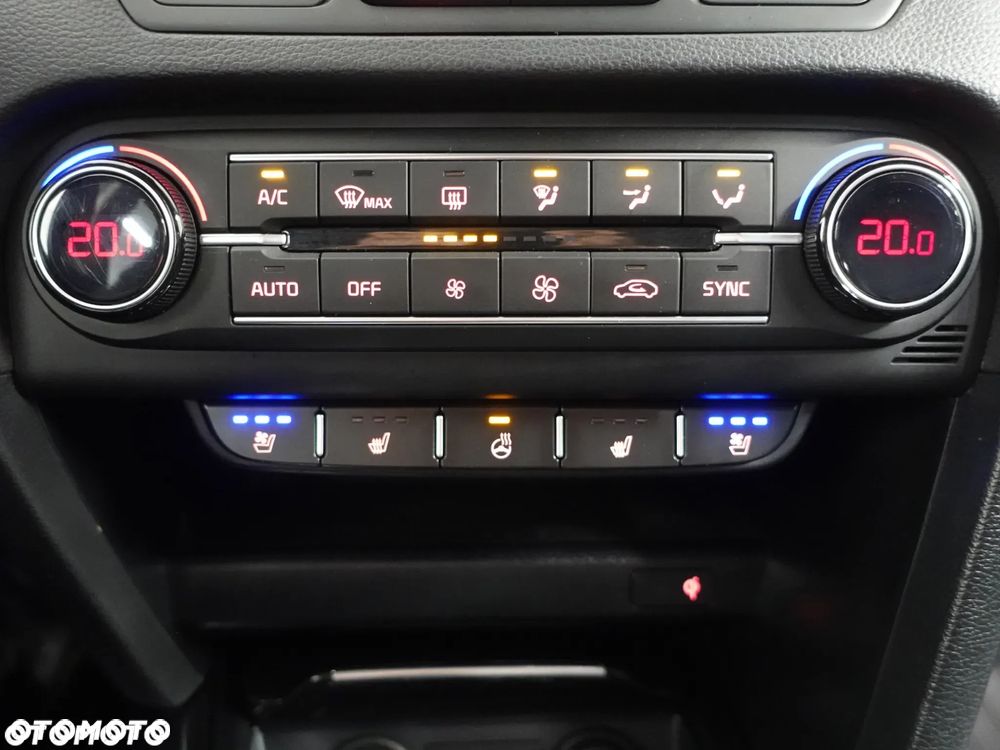 Kia Ceed 1.4 T-GDI OPF Platinum Edition - 34