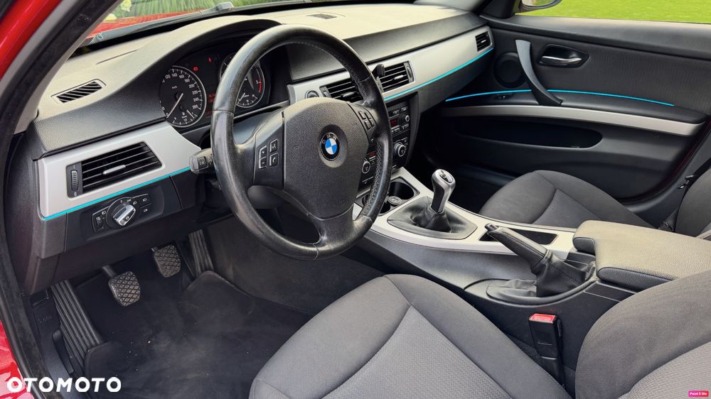 BMW Seria 3 318d DPF Edition Sport - 8