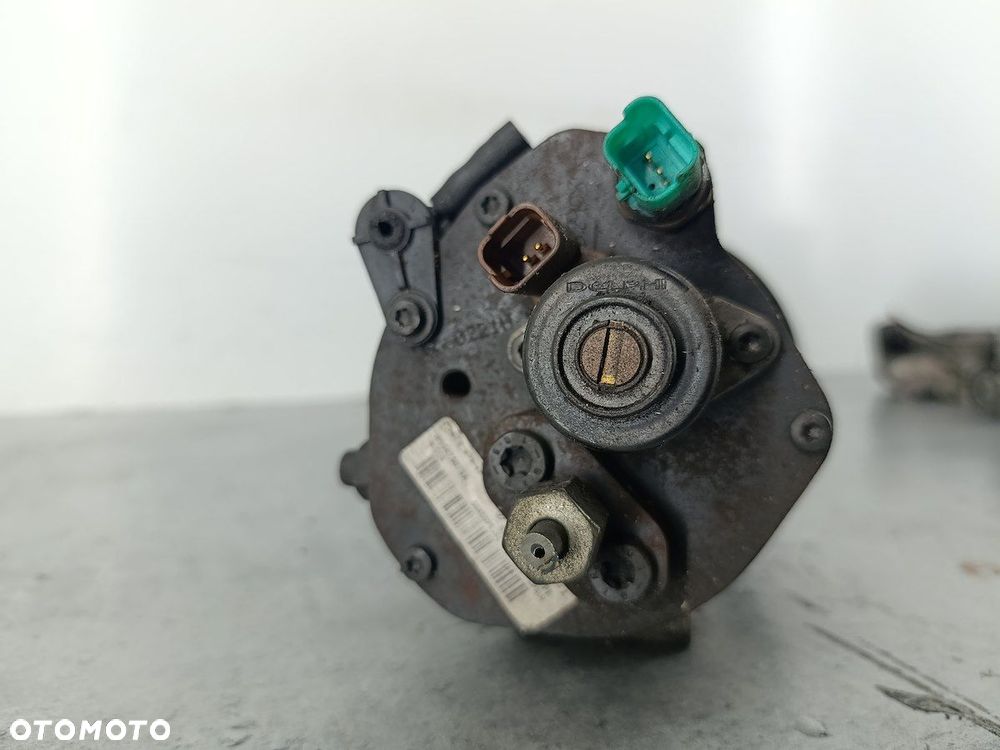 POMPA WTRYSKOWA RENAULT CLIO III 8200707450-A 8200057225  R9042A070A DELPHI - 4