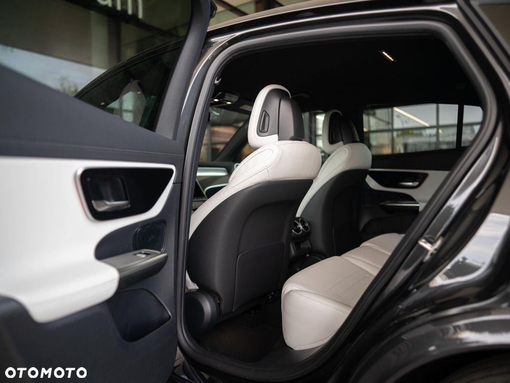 Mercedes-Benz GLC - 12