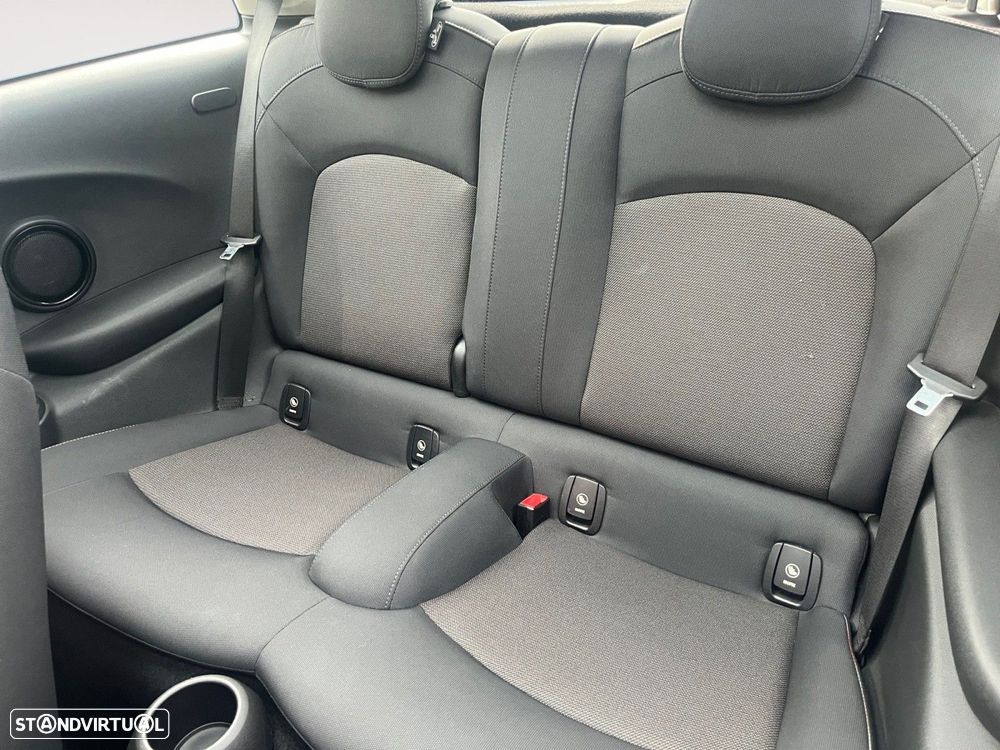 MINI 3 Portas One D - 13