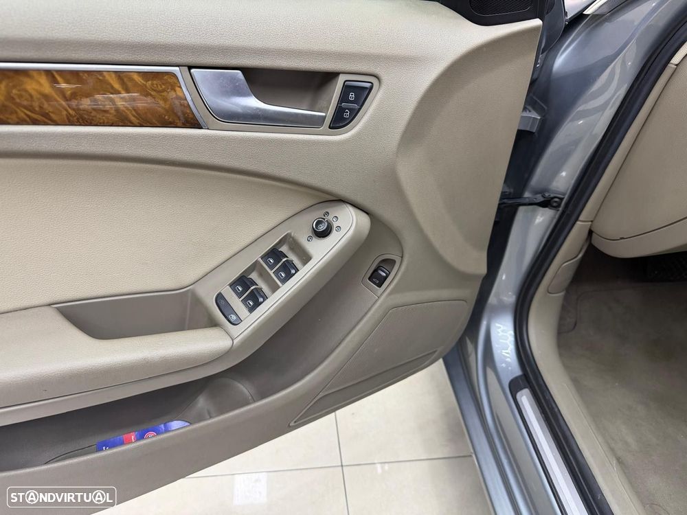 Audi A4 2.0 TDI exclusive Multitronic - 18
