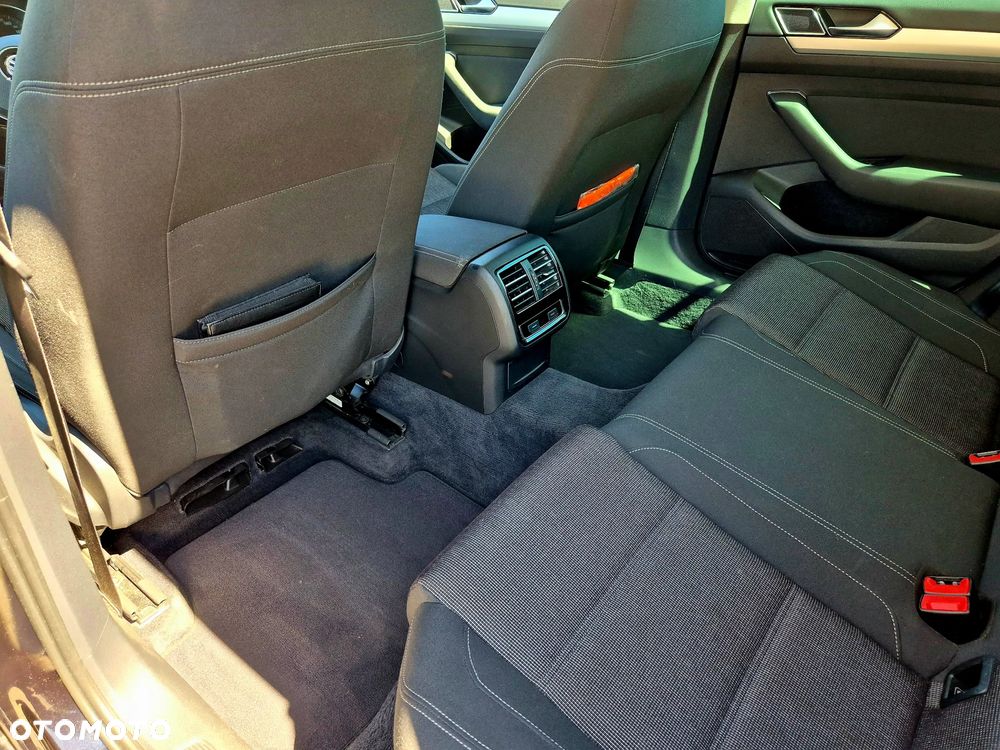 Volkswagen Passat 1.8 TSI BMT Comfortline - 14