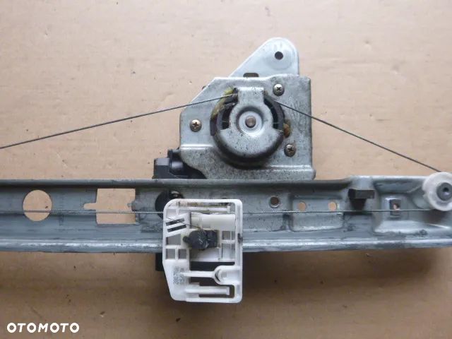 PODNOŚNIK SZYBY LEWY TYŁ LEWY TYLNY RENAULT MEGANE II HB 02-08 - 11