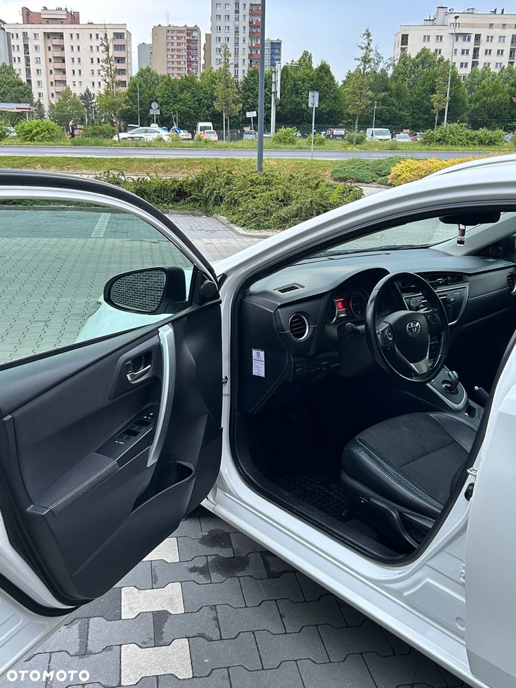 Toyota Auris Hybrid 135 Prestige - 15