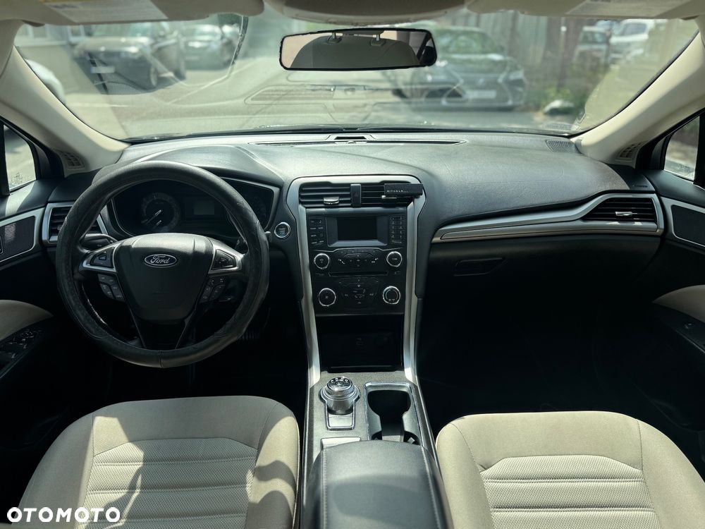 Ford Fusion - 16