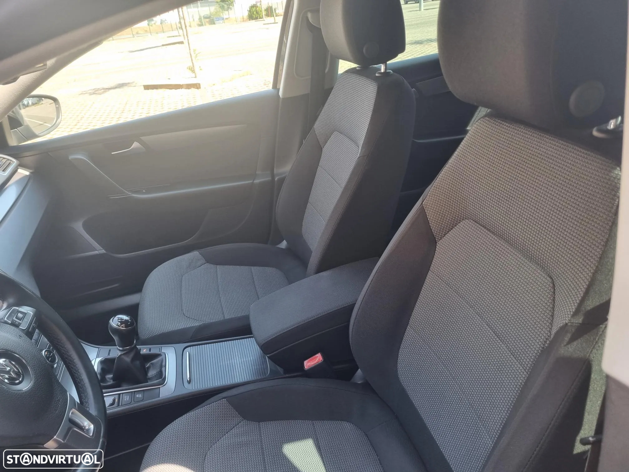 VW Passat 1.6 TDI BlueMotion - 15
