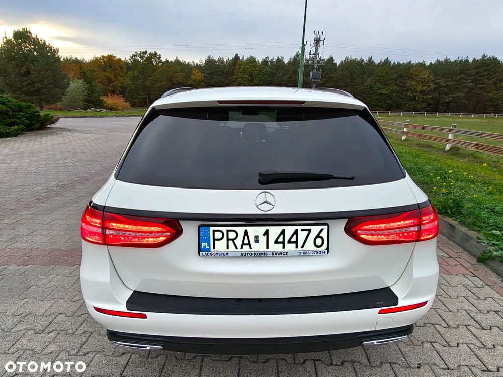 Mercedes-Benz Klasa E 300 d 9G-TRONIC - 23