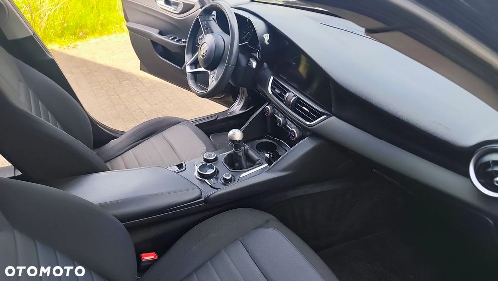 Alfa Romeo Giulia 2.2 D Turbo Super - 28