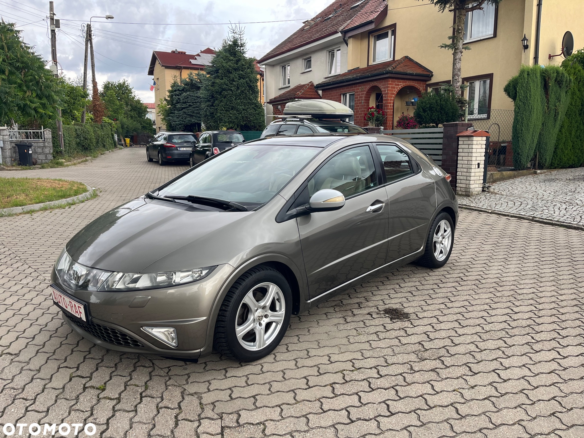 Honda Civic 1.8 Executive NAVI - 2