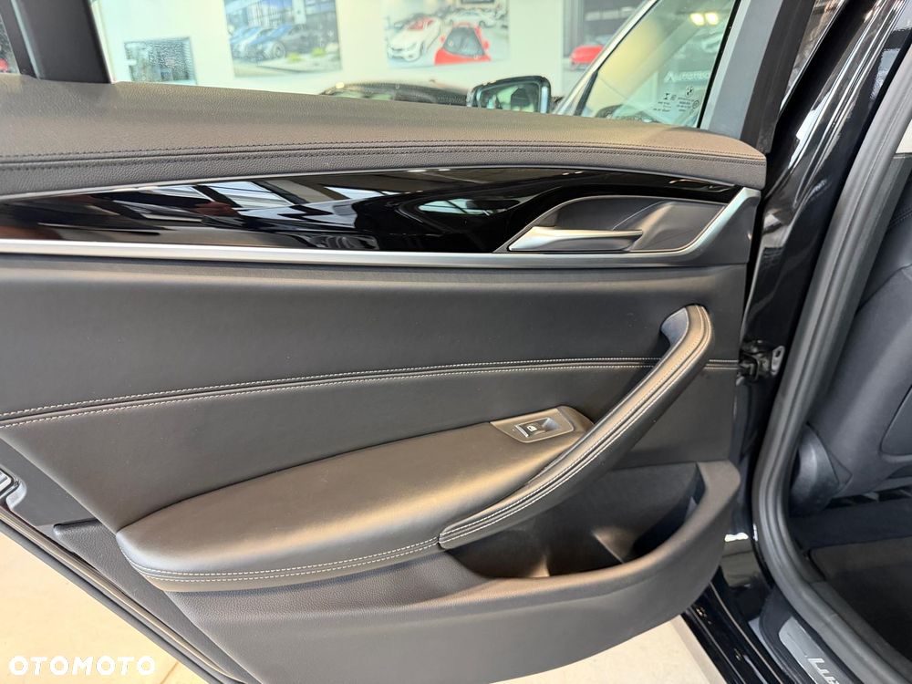 BMW Seria 5 520d xDrive Luxury Line - 16
