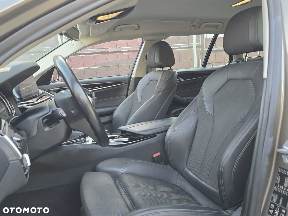 BMW Seria 5 530i xDrive Touring Sport Line - 16