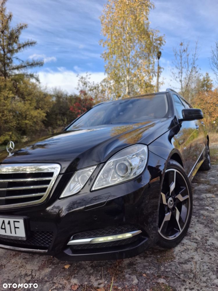Mercedes-Benz E-Class 2011 photo 4