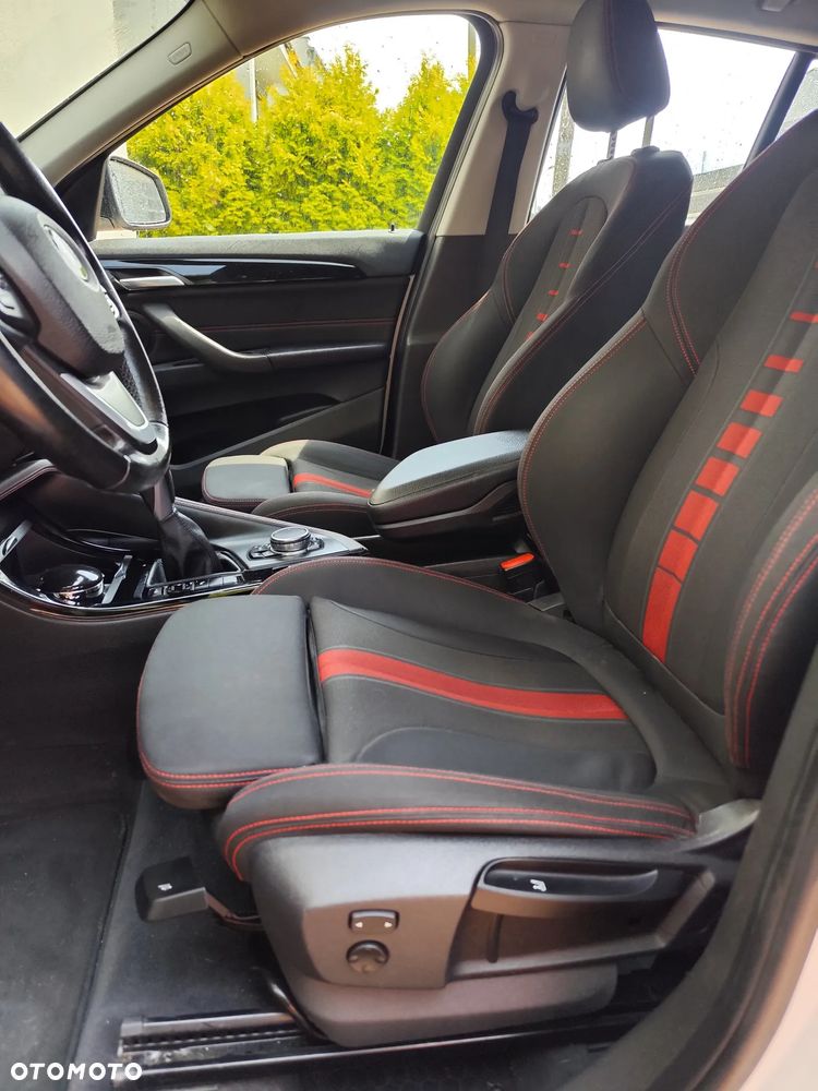BMW X1 sDrive18d Sport Line - 9