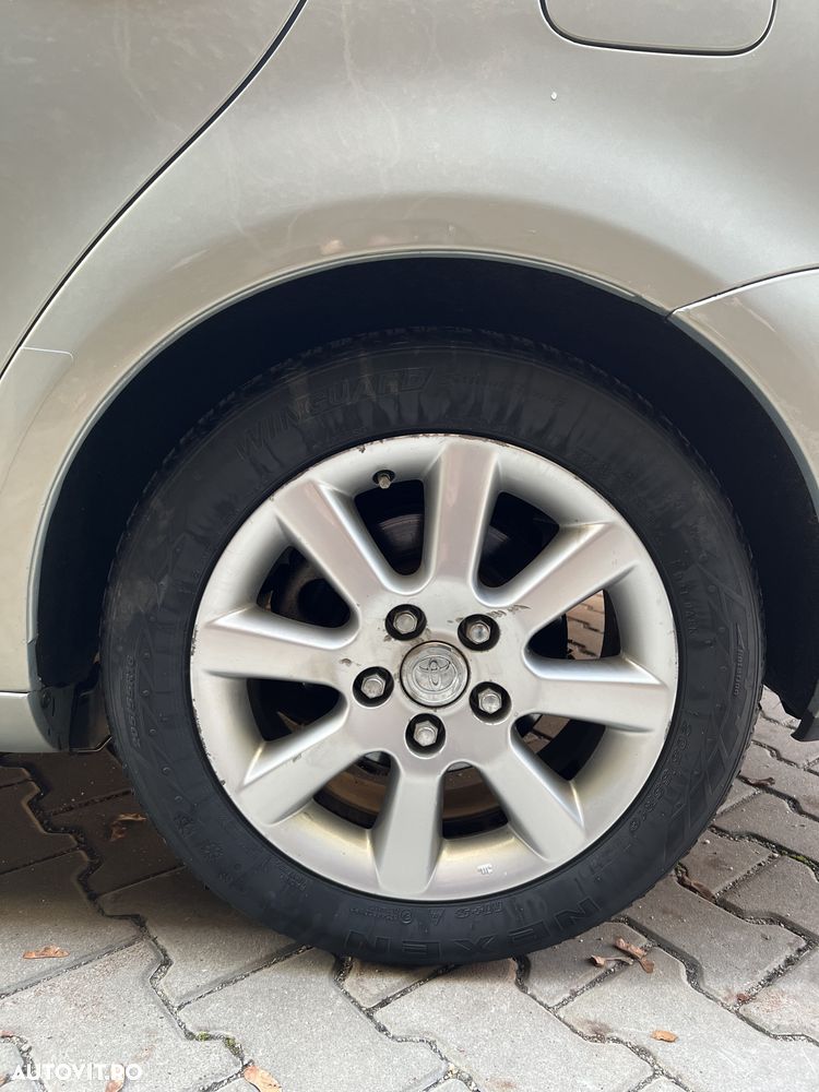 Toyota Avensis - 9