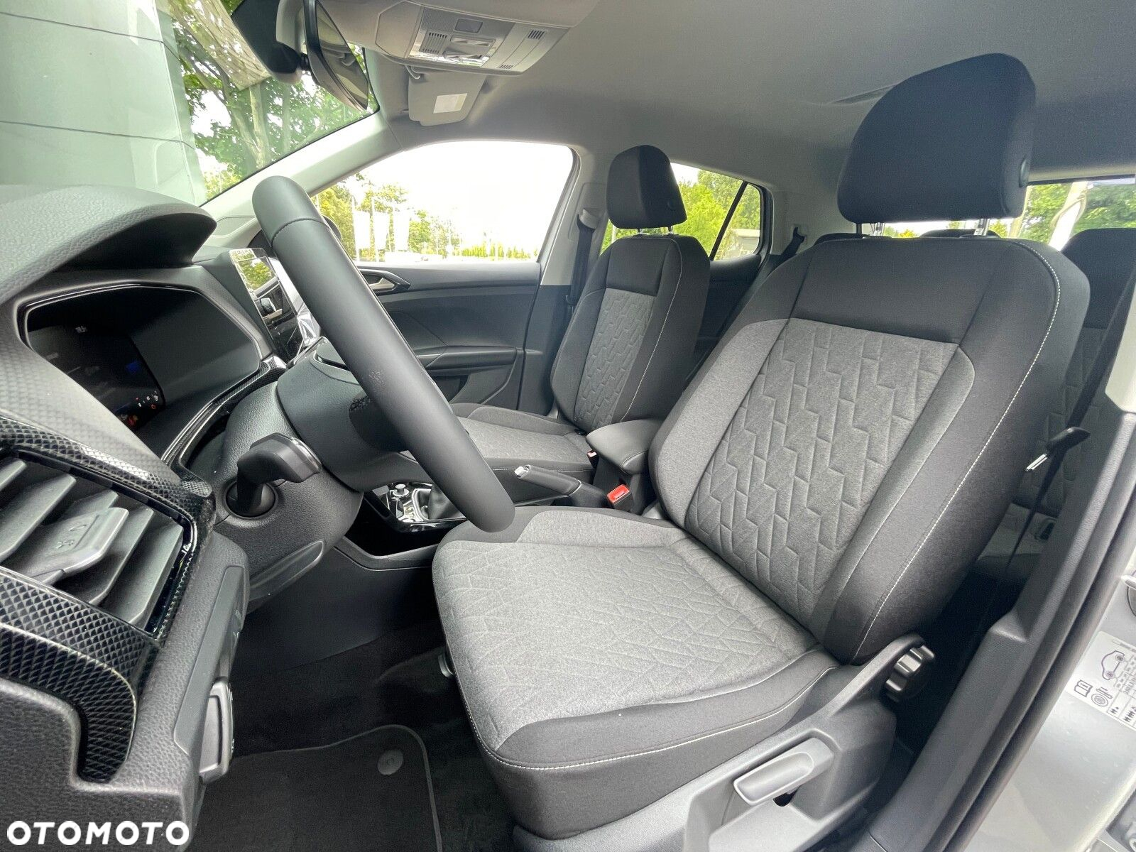 Volkswagen T-Cross - 13