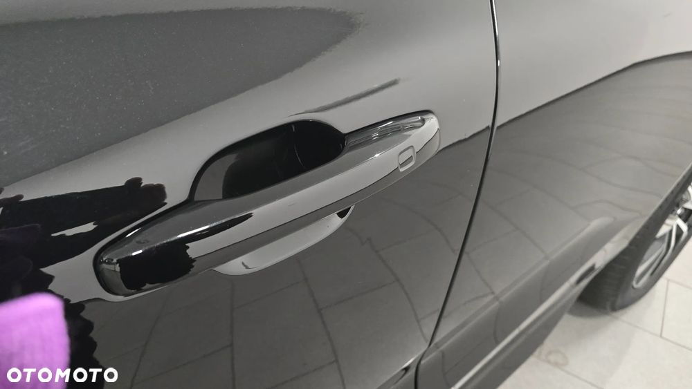 Volvo XC 60 B4 D Plus Dark - 12