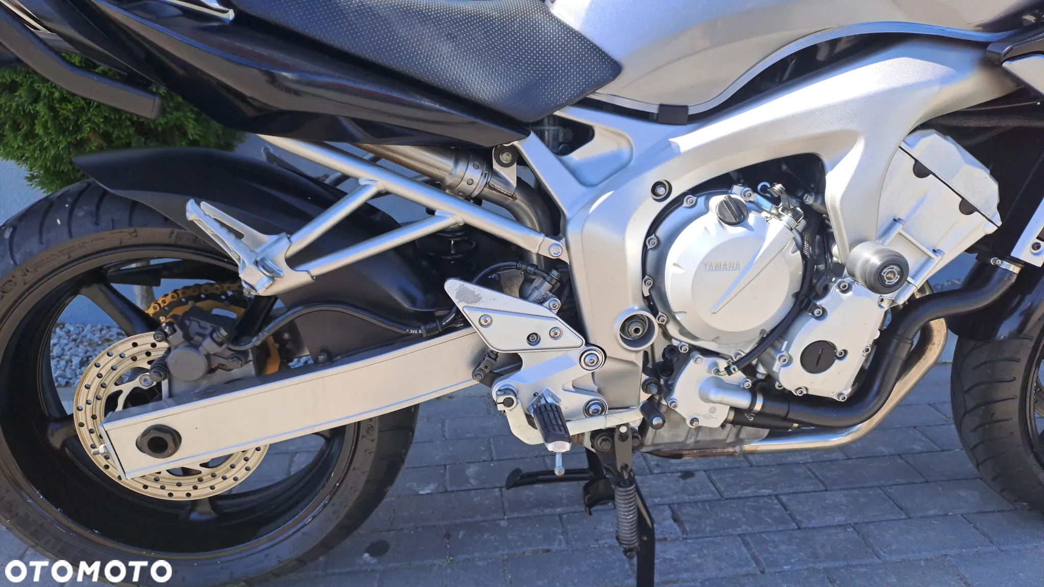 Yamaha FZ - 27