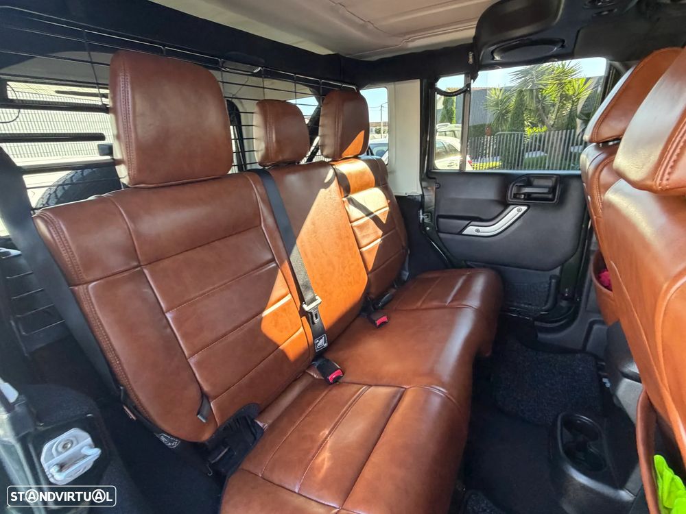 Jeep Wrangler Unlimited 2.8 CRD MTX Sahara Urban Edition - 12