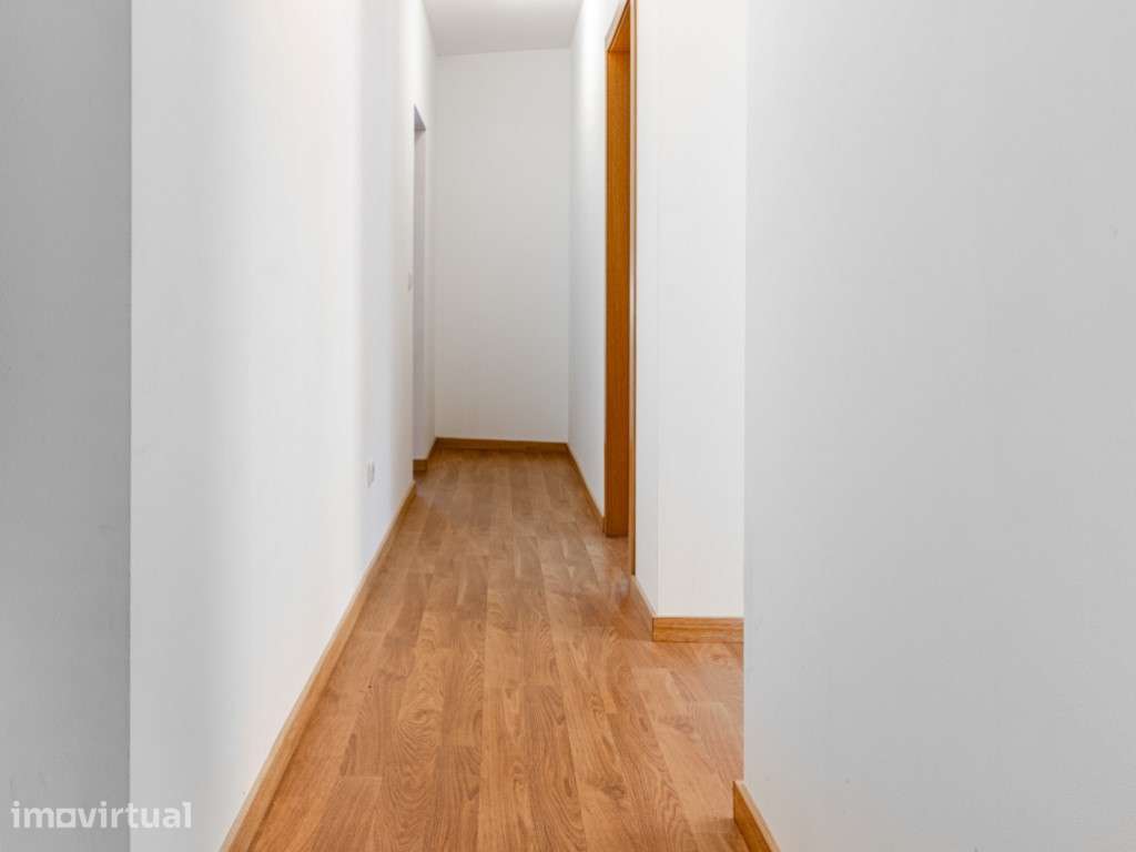 Apartamento T2 remodelado - Grande imagem: 2/13
