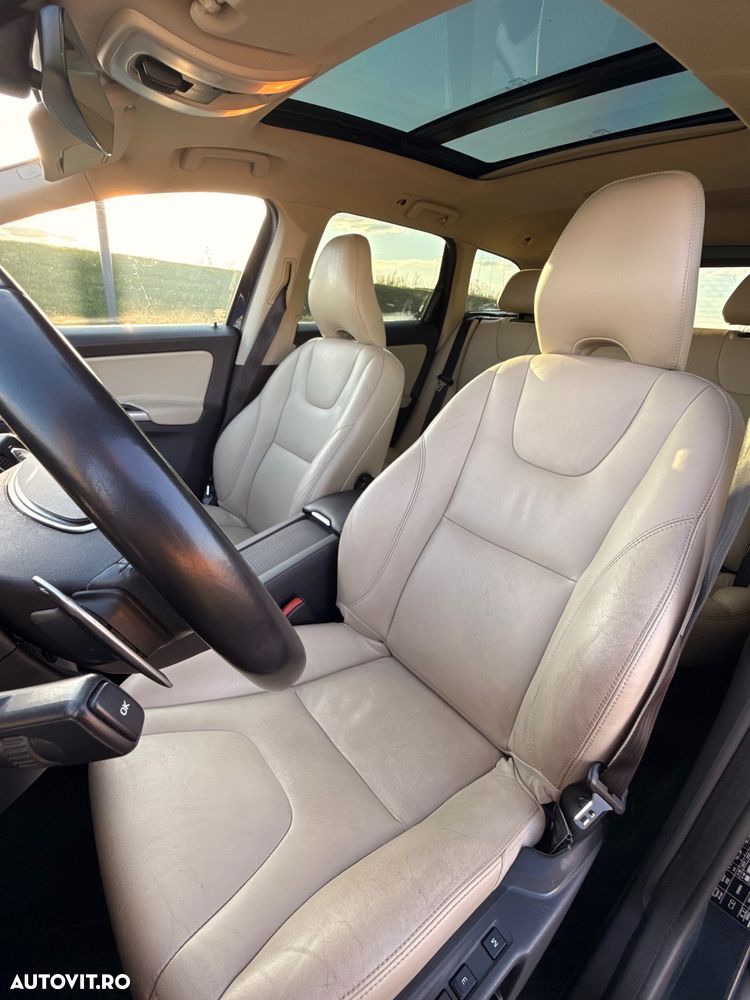 VOLVO XC60 2015 — imagine 9