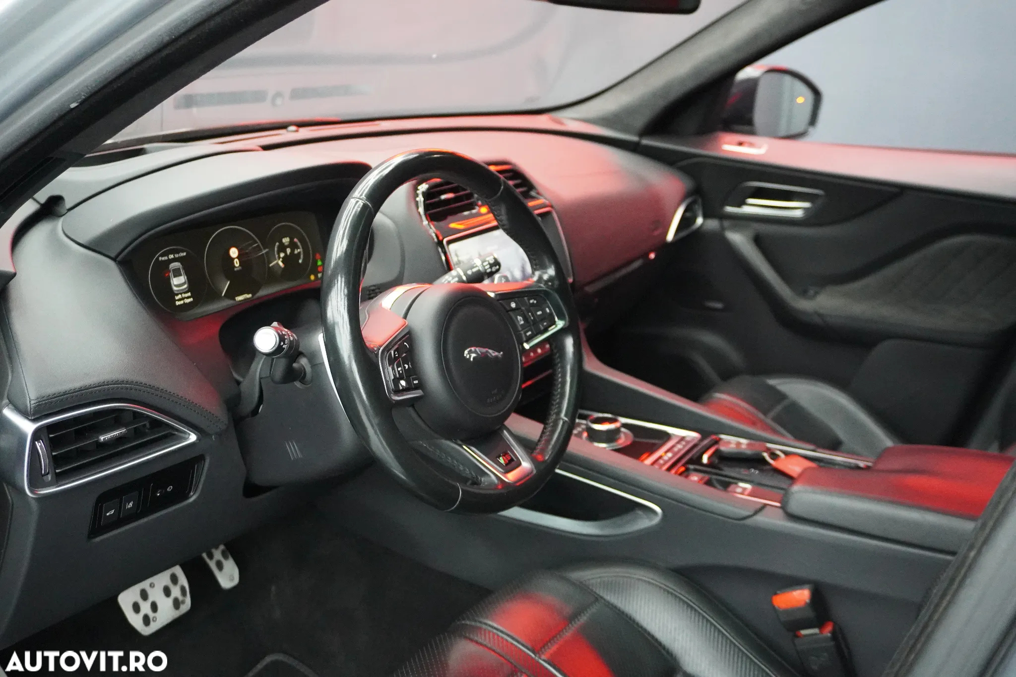 Jaguar F-Pace - 4