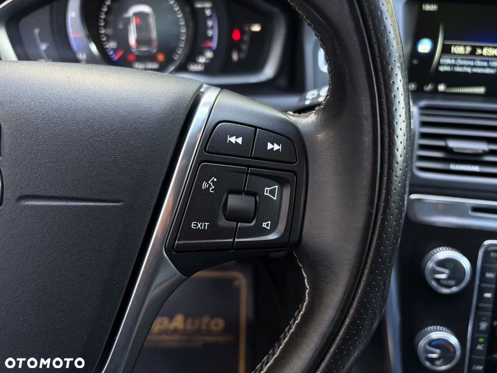 Volvo XC 60 D4 Geartronic RDesign - 24