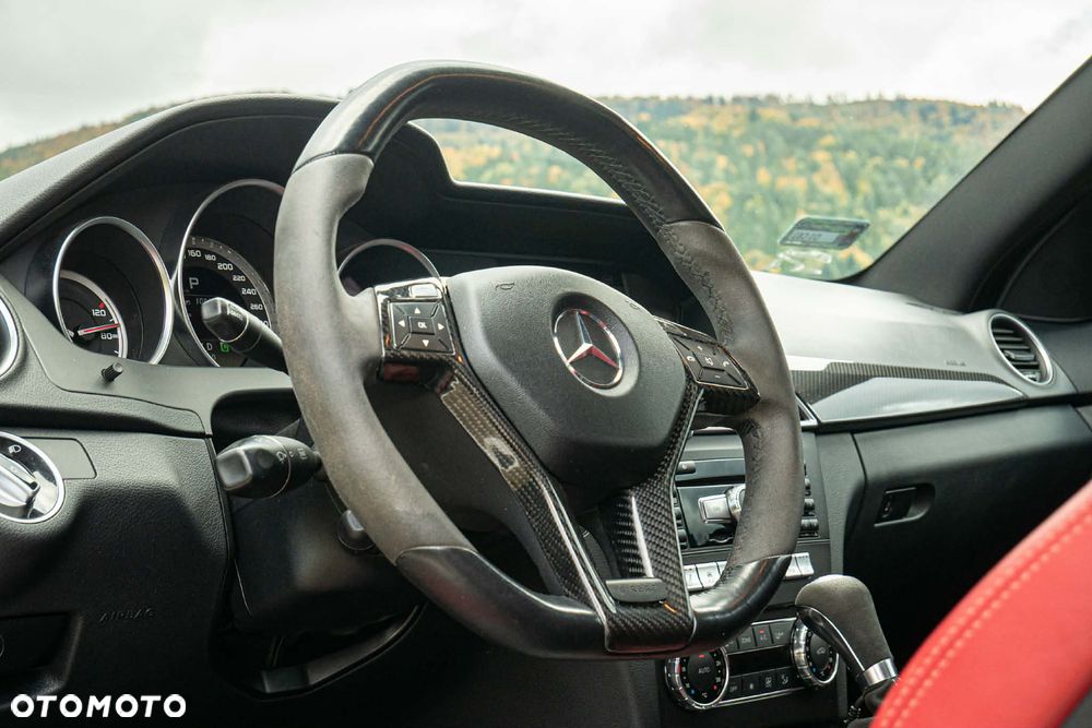 Mercedes-Benz Klasa C 63 AMG AMG SPEEDSHIFT MCT AMG Performance Package - 7