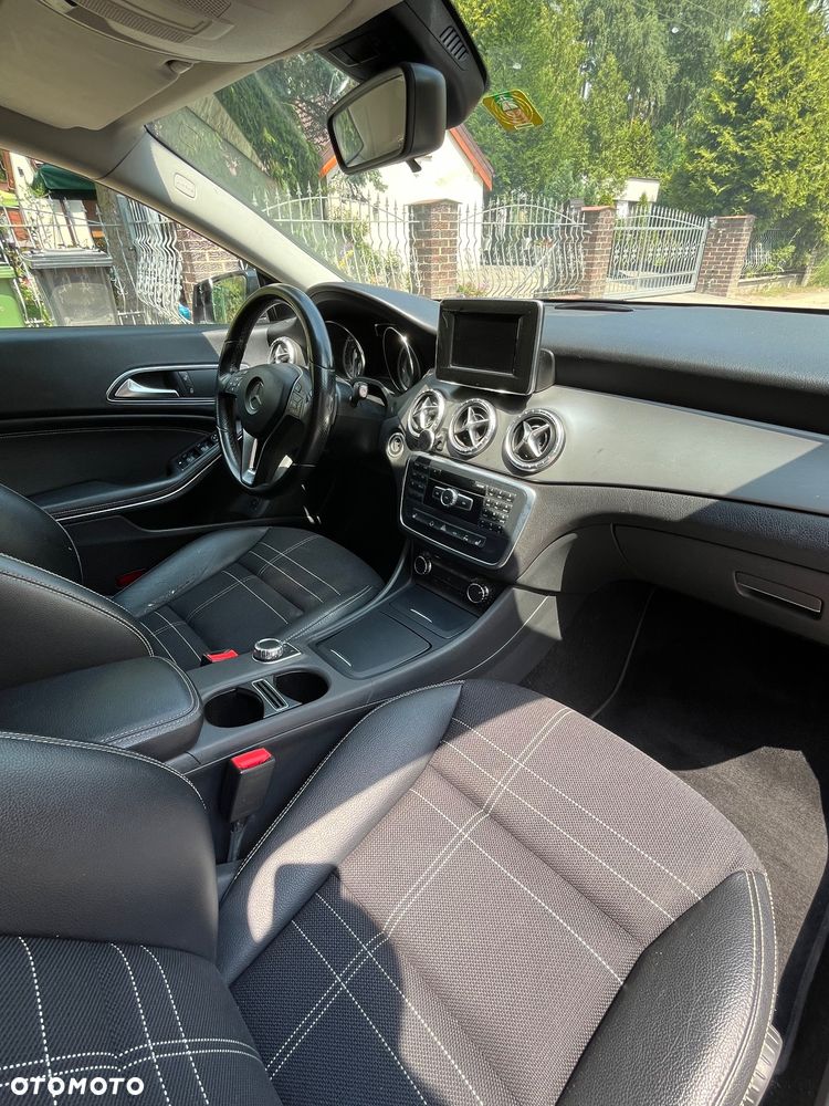 Mercedes-Benz CLA 200 7G-DCT - 16