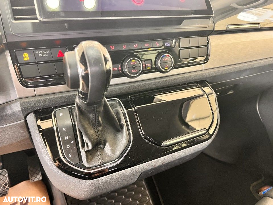 Volkswagen Multivan - 23