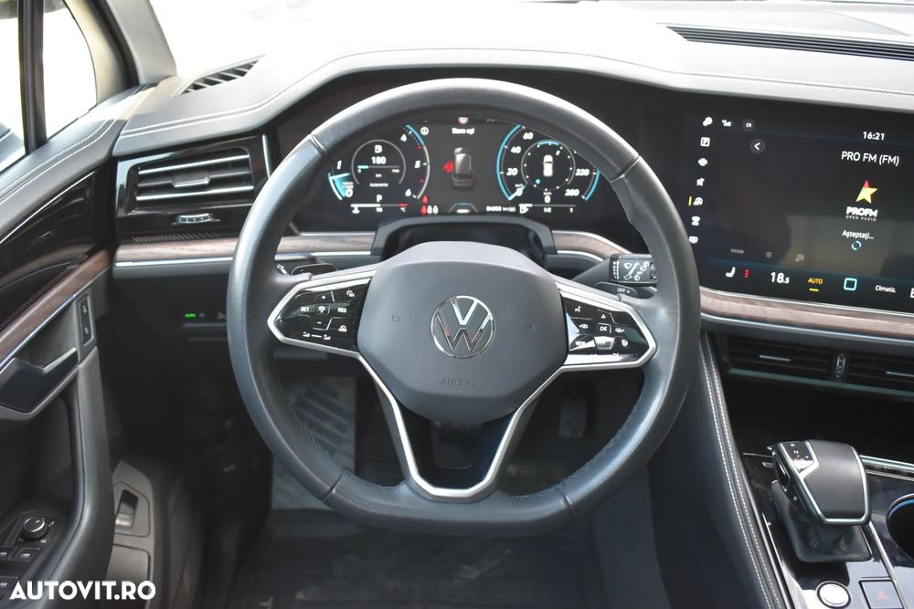 Volkswagen Touareg V6 TDI 4MOTION Elegance - 10