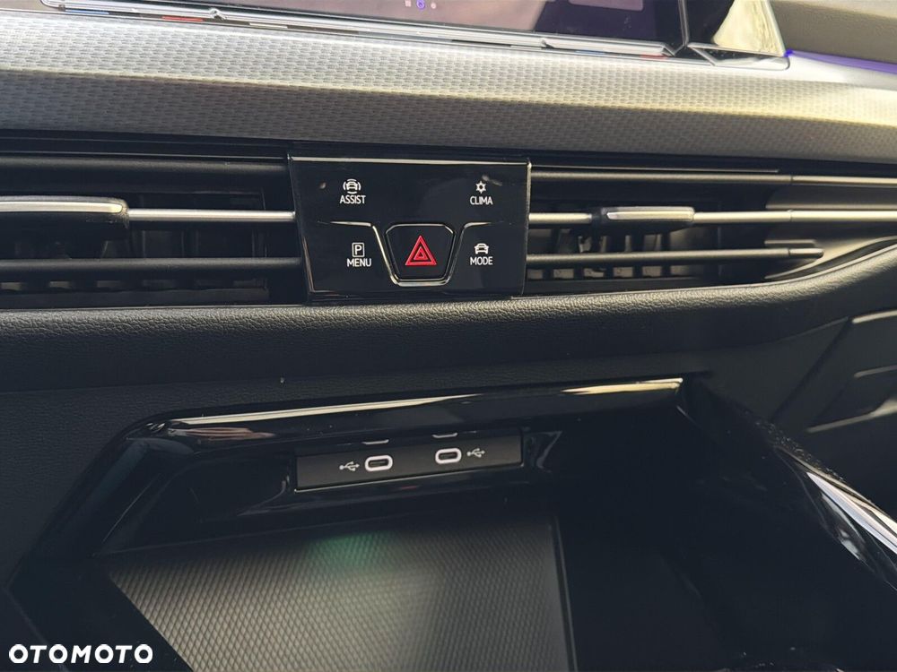 Volkswagen Golf - 22