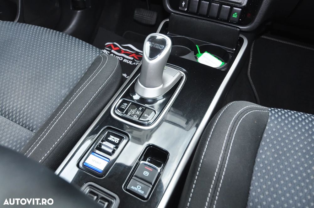 Mitsubishi Outlander PHEV 2.4 L 4X4 Instyle - 21